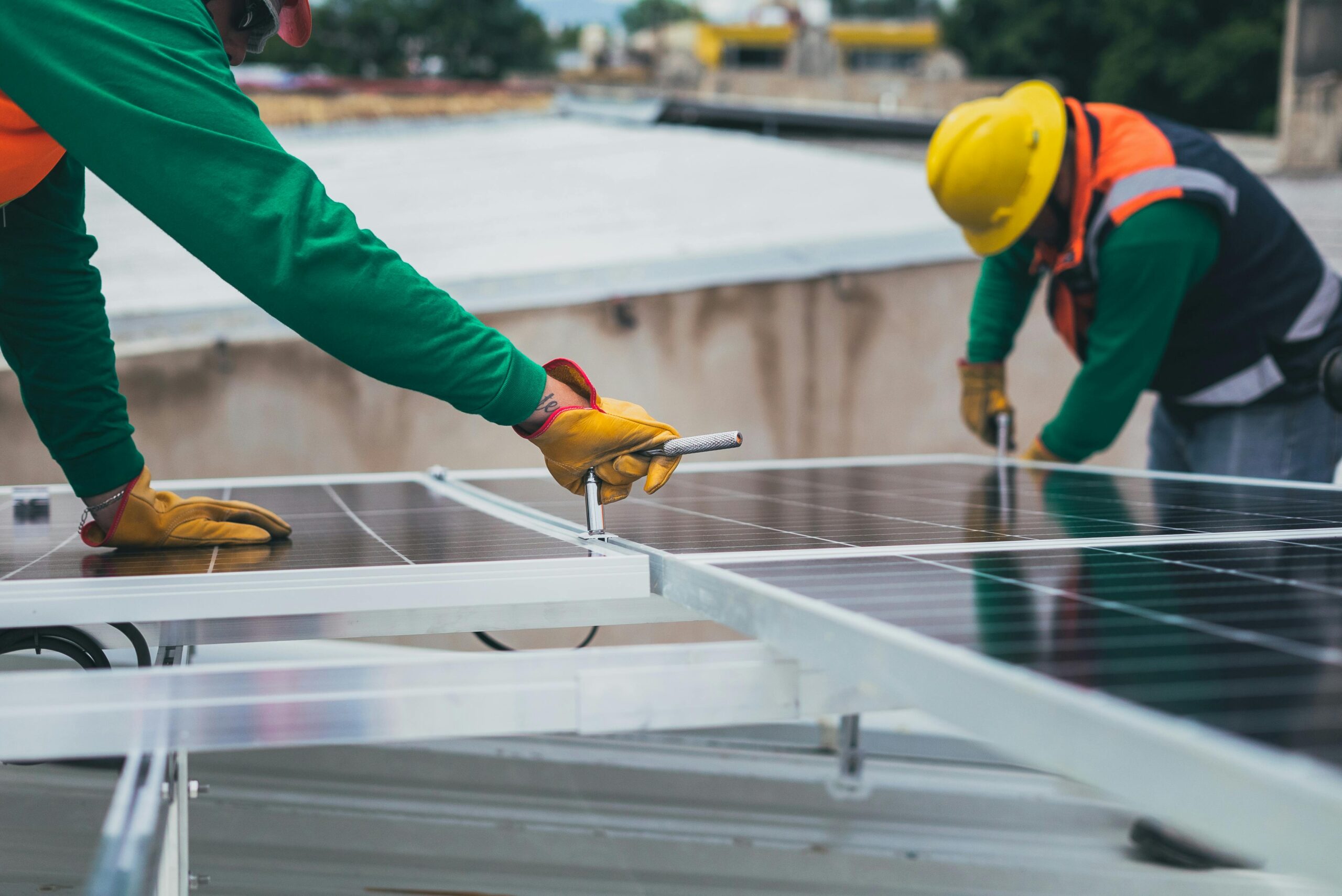 IA et panneaux solaires : optimiser l’énergie propre