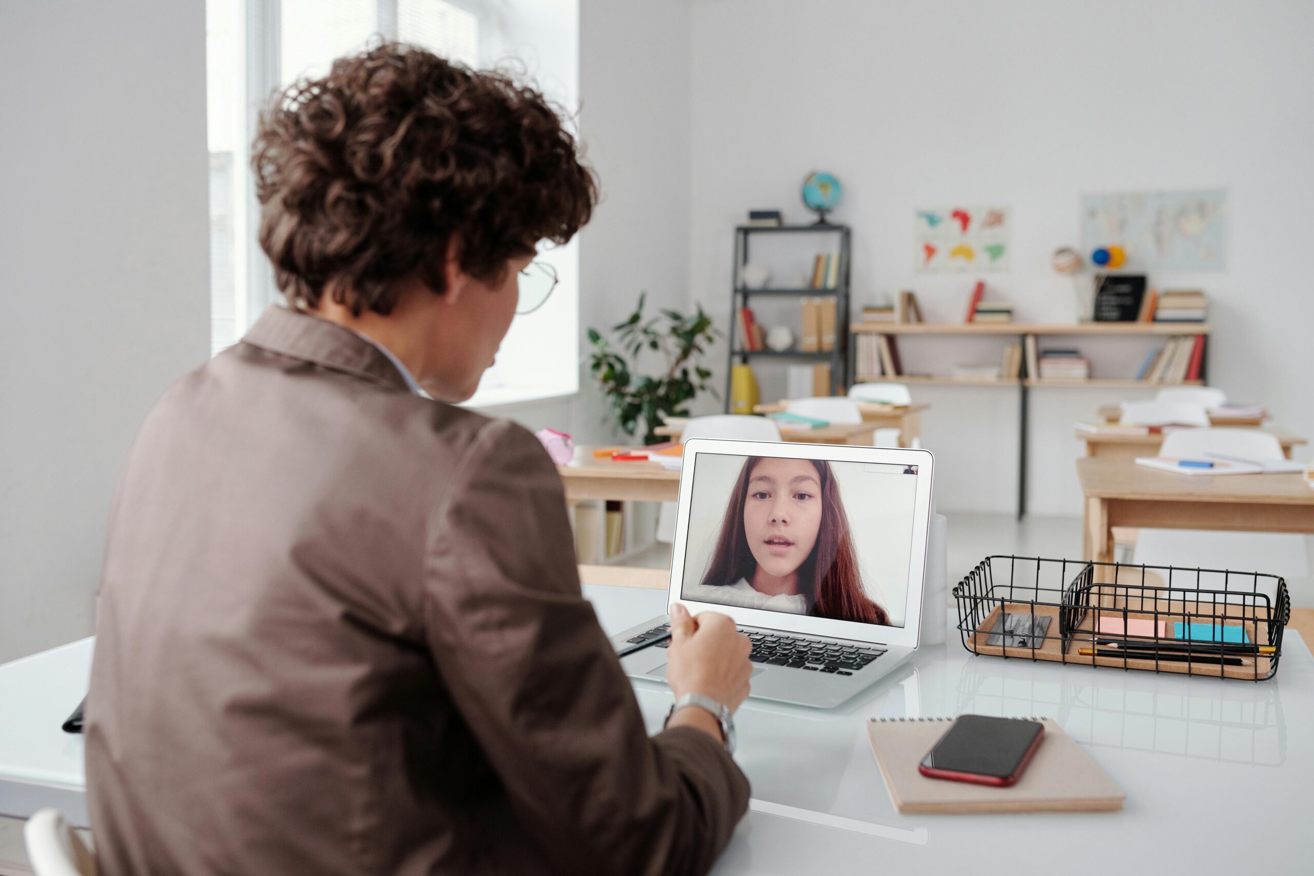 L’IA dans l’Enseignement Supérieur : Une Révolution Numérique à l’Ère de l’E-Learning