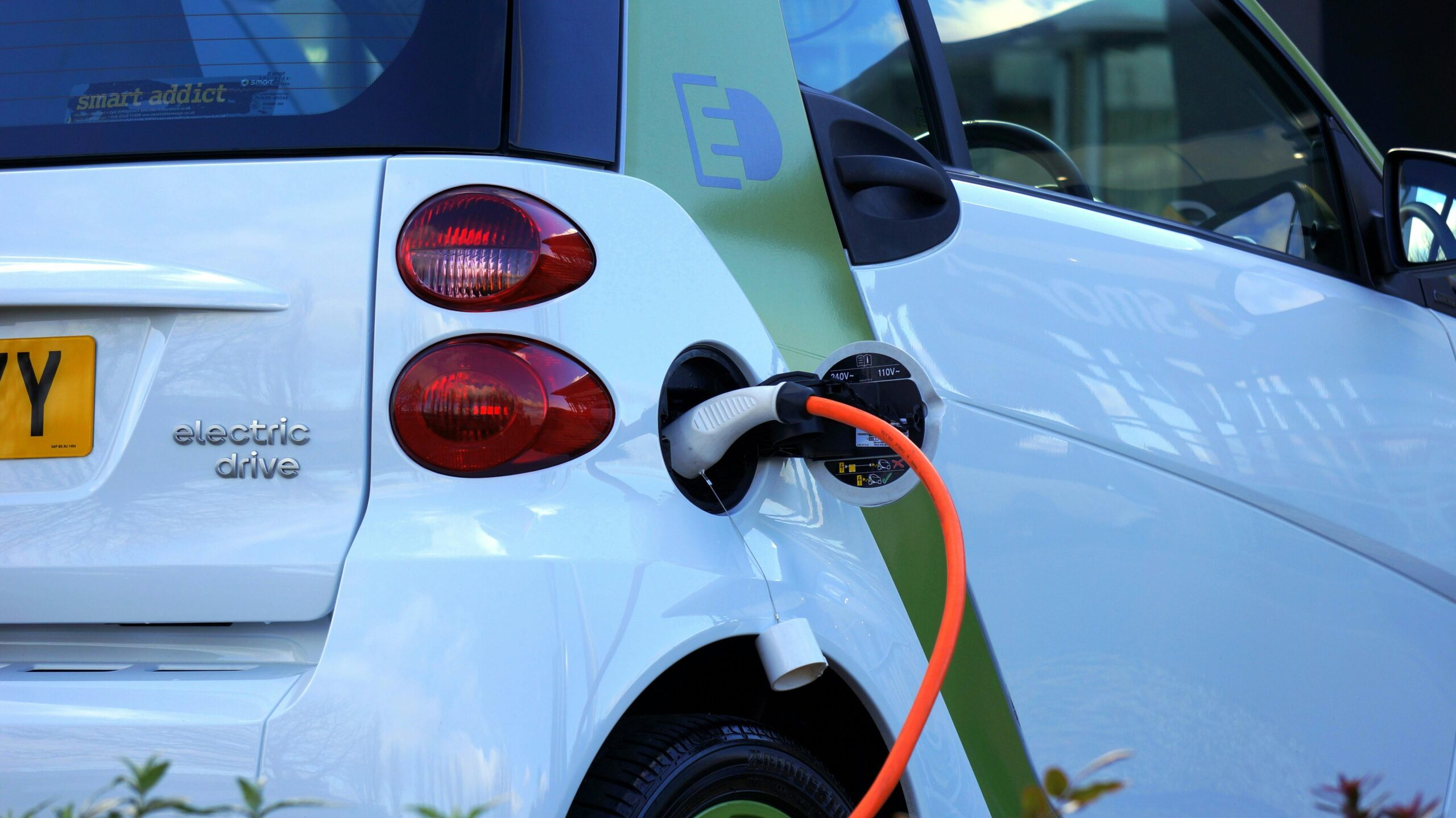 L’IA au Cœur de la Mobilité Électrique : Réseaux, Flottes et Autonomie Redéfinis