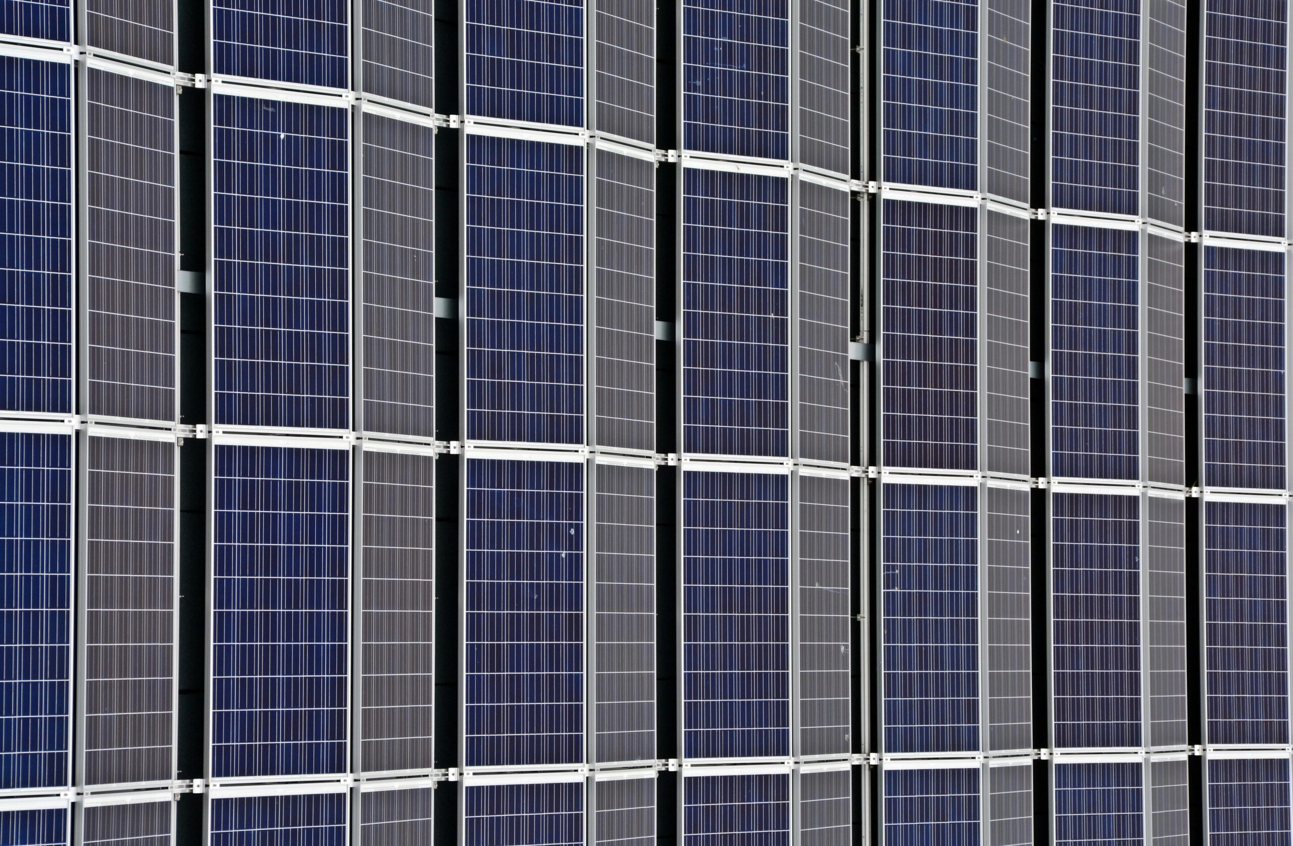 L’Intelligence Artificielle et les Énergies Renouvelables : Maximiser l’Efficacité de l’Intégration dans les Réseaux